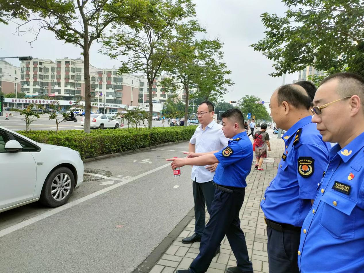 停车科技公司新增1326个市管蹊径泊位