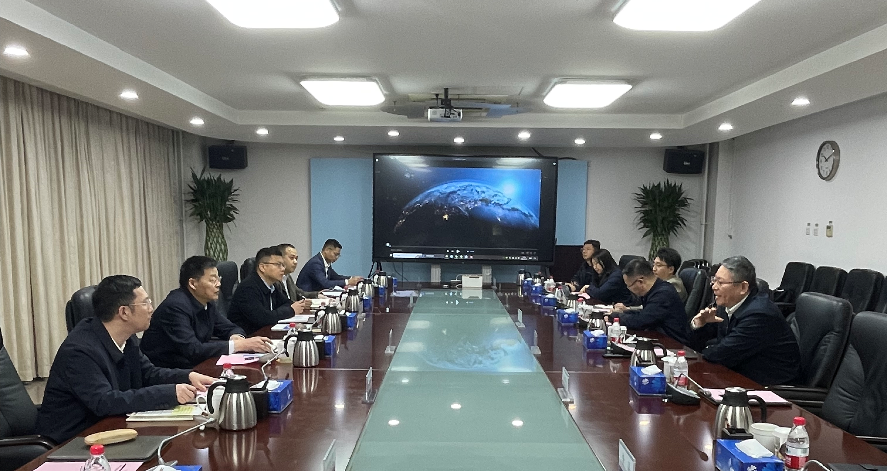徐州巅峰国际官网集团赴中国交通通讯信息中心座谈交流