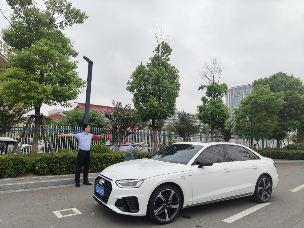 停车有我，，，，，，争领先锋