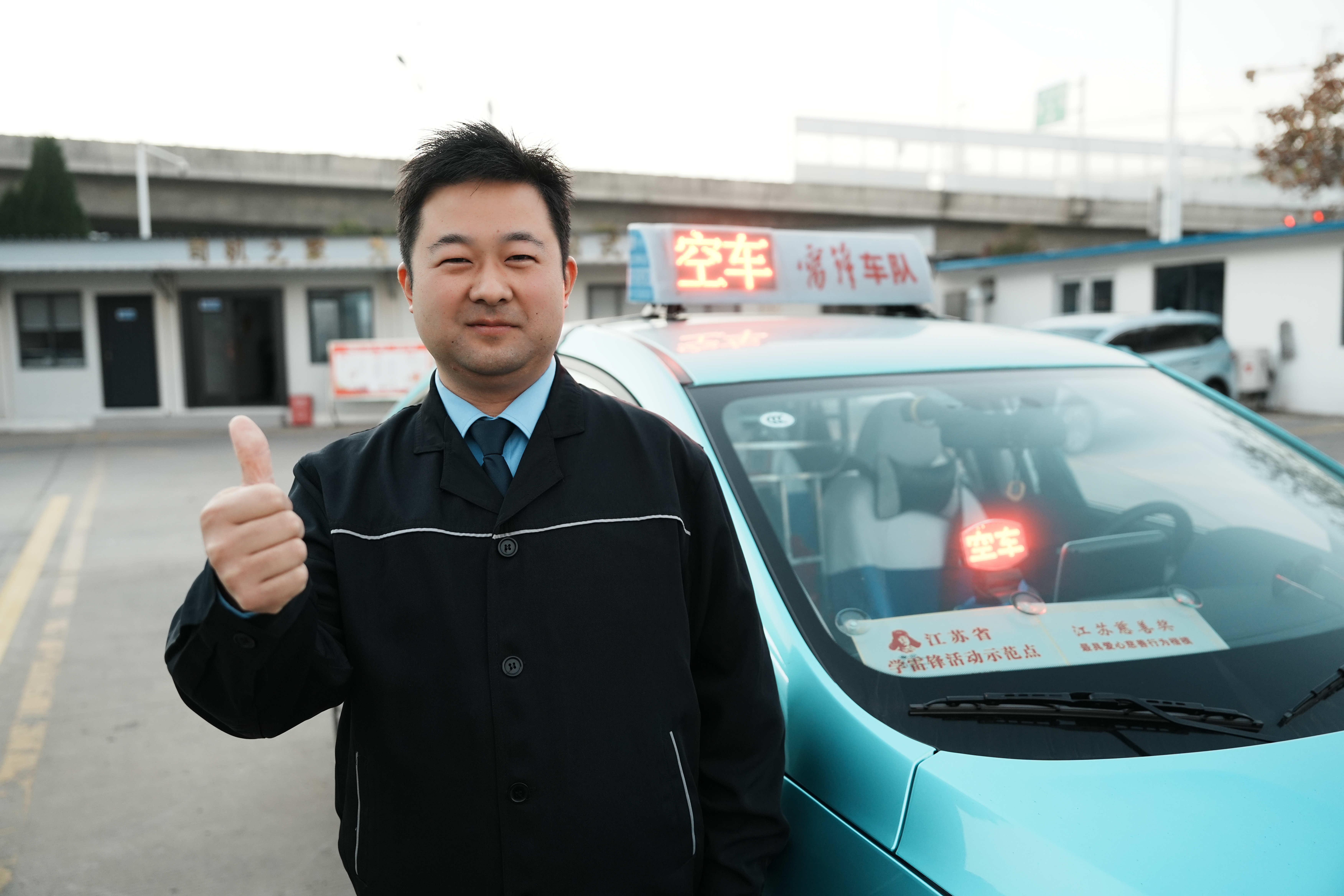 雷锋车队刘孝金誊写效劳温情