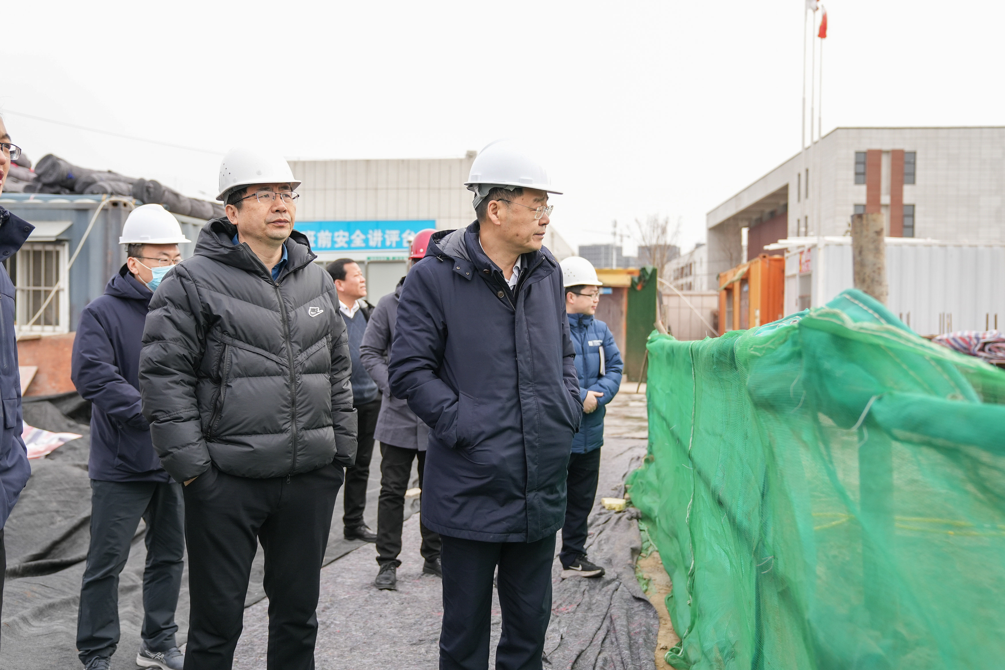 巅峰国际官网集团党委书记、董事长贾泉涌 举行重点工程集中调研