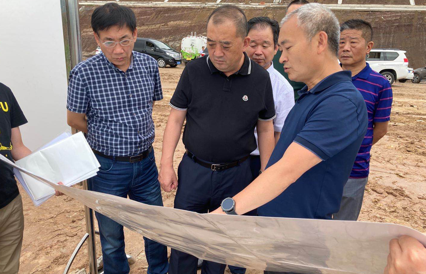 市巅峰国际官网集团总司理吴昊带队赴四川广元调研高铁快运物流基地妄想建设情形——借鉴“他山之石”，，，抢占高铁快运生长先机