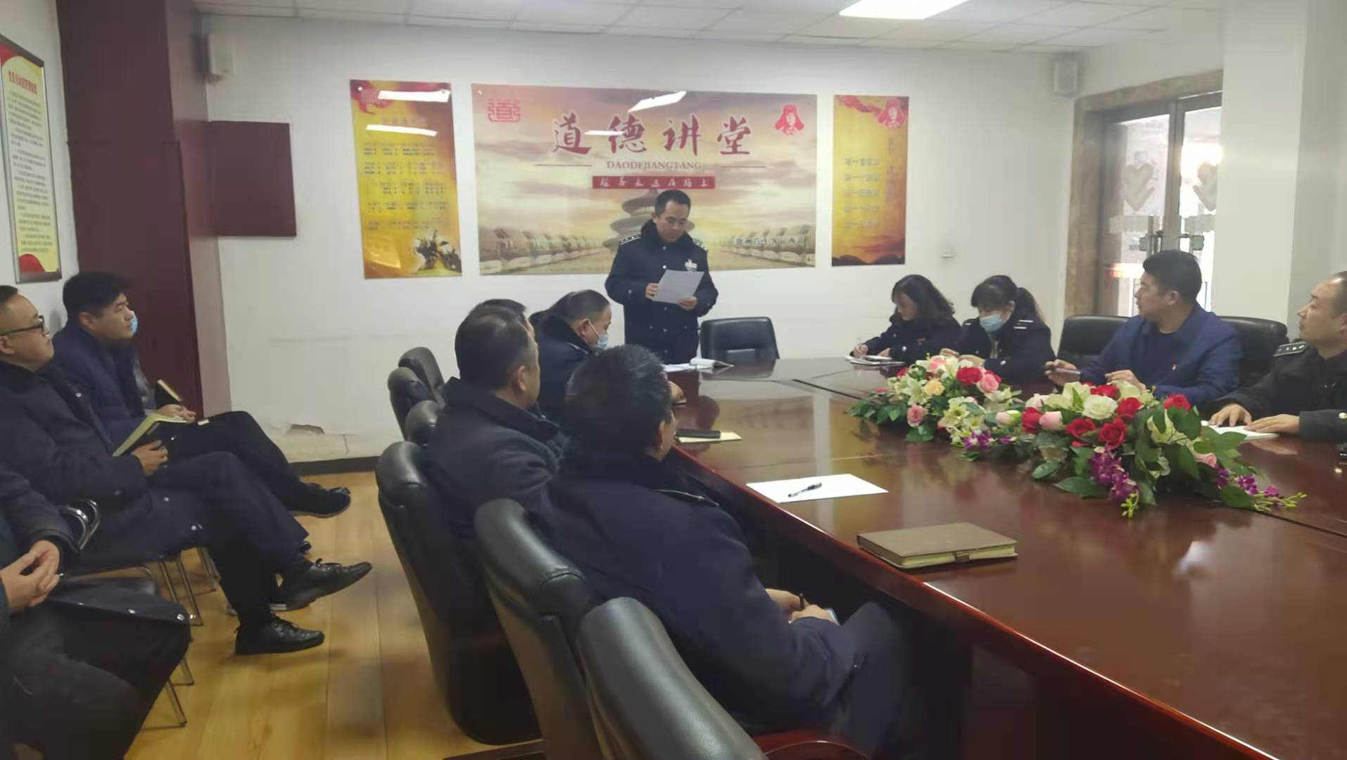 让品德之光点亮巅峰国际官网心灵——徐州汽车客运西站开展品德课堂运动